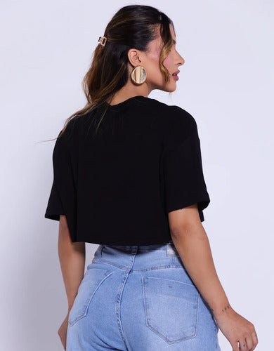 Cropped Feminino Oversized T-shirt Feita Com Malha Suedine