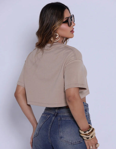 Cropped Feminino Oversized T-shirt Feita Com Malha Suedine