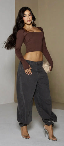 Blusa Cropped Manga Longa Branca Com Renda Decote Quadrado