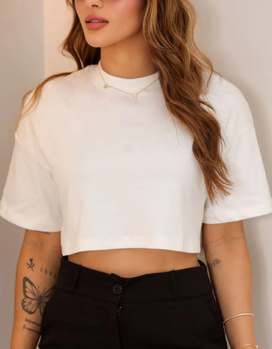 Cropped Feminino Oversized T-shirt Feita Com Malha Suedine