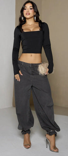 Blusa Cropped Manga Longa Branca Com Renda Decote Quadrado
