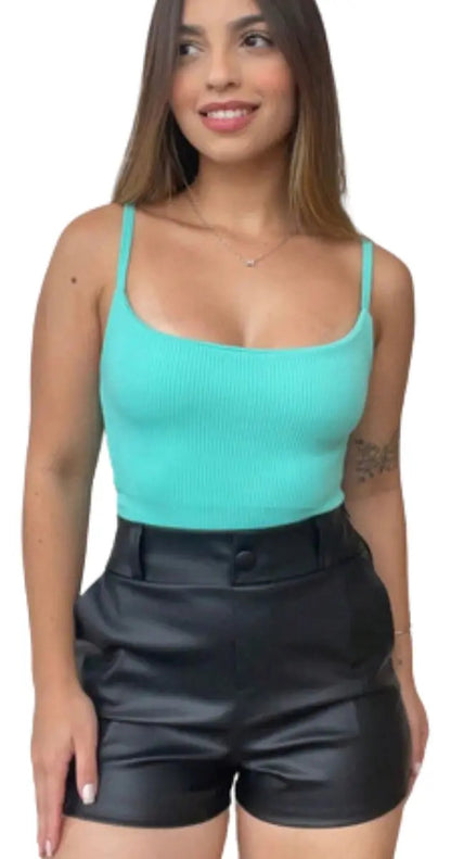 Short Feminino Couro Fake Com Botao Cintura Alta Social