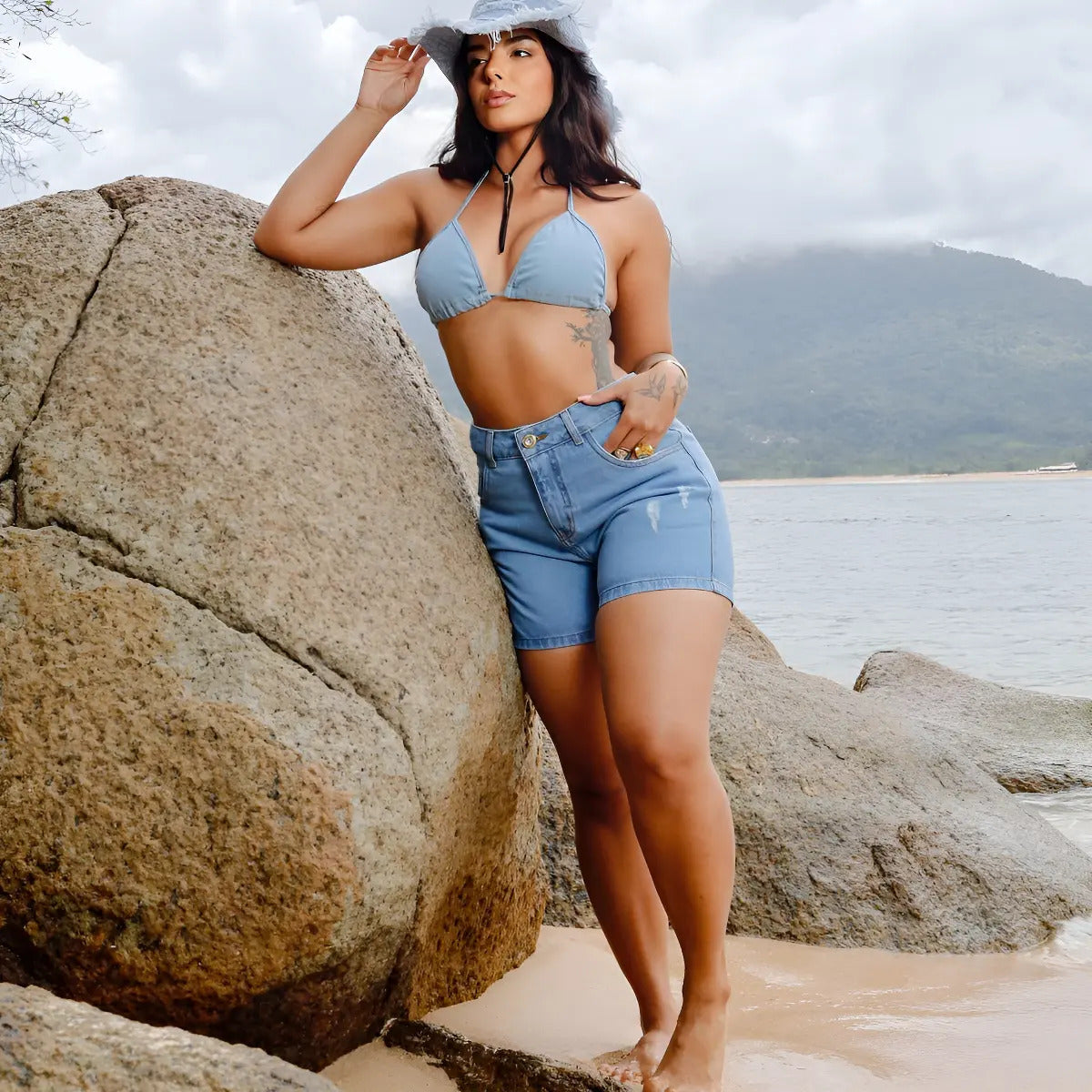 Bermuda Feminina Meia Coxa Jeans Cintura Alta Empina Bumbum