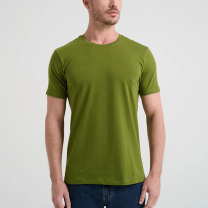 Camiseta Minimal Club Masculina Modelo Básica