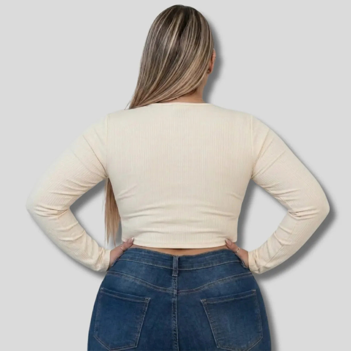 Cropped Feminino Plus Size Manga Longa Com Decote