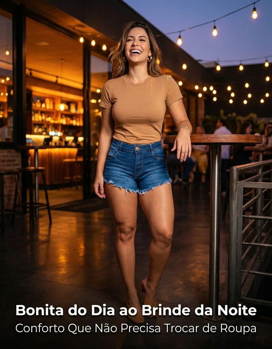 Short Jeans Feminino Cintura Alta Com Lycra Barra Desfiada