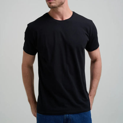 Camiseta Minimal Club Masculina Modelo Básica