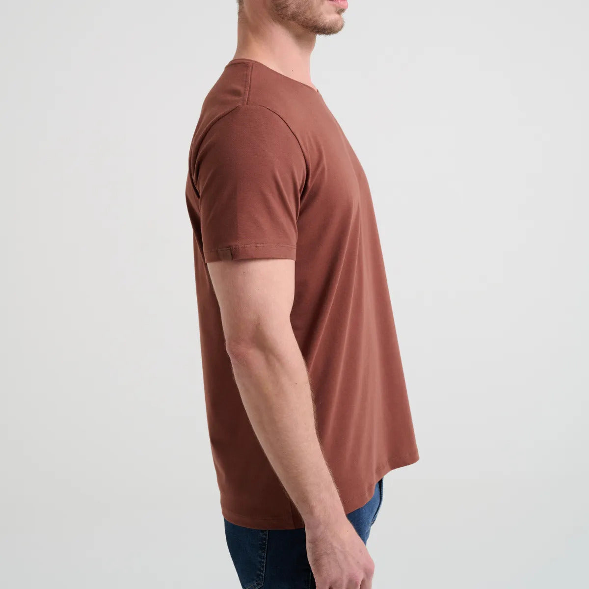 Camiseta Minimal Club Masculina Modelo Básica