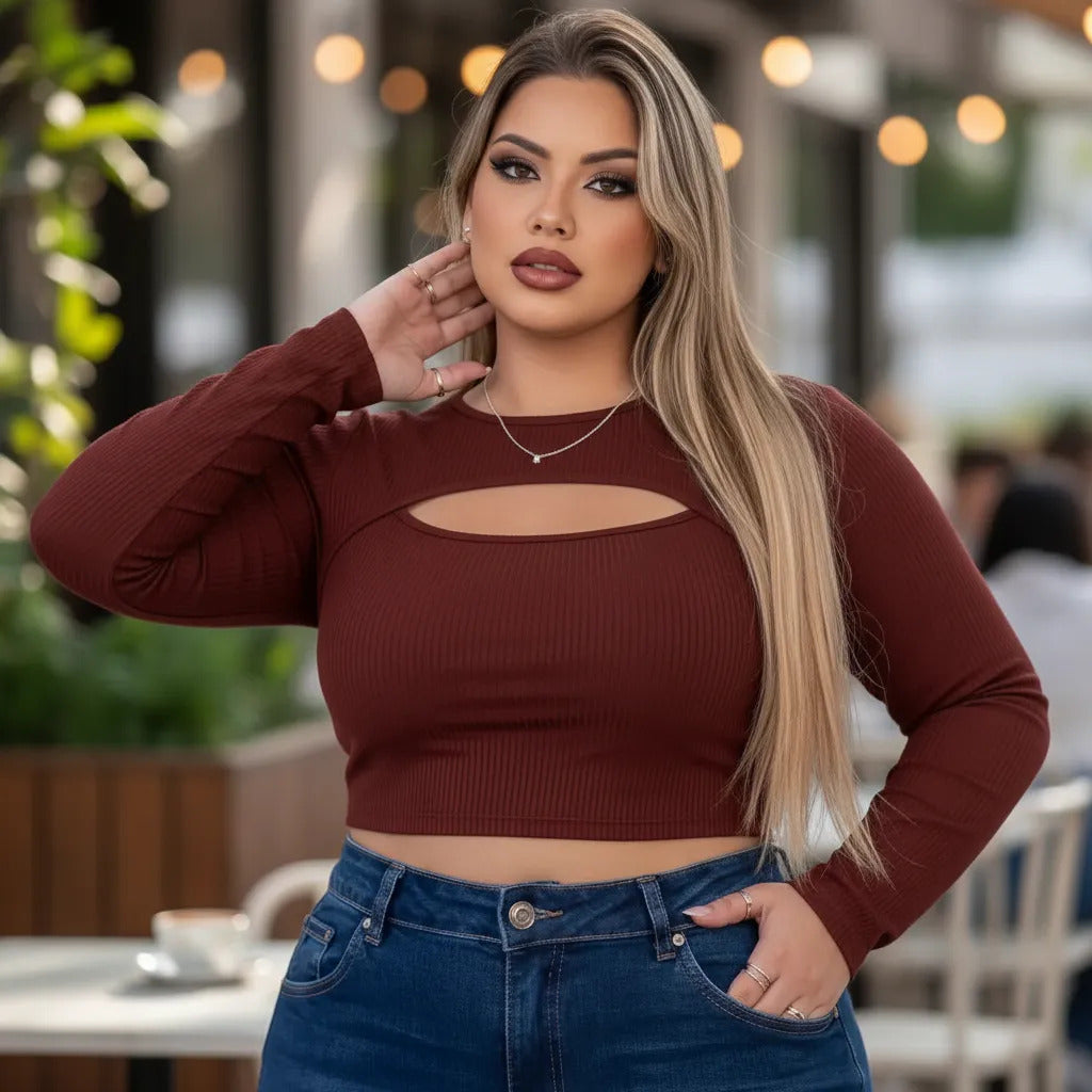 Cropped Feminino Plus Size Manga Longa Com Decote
