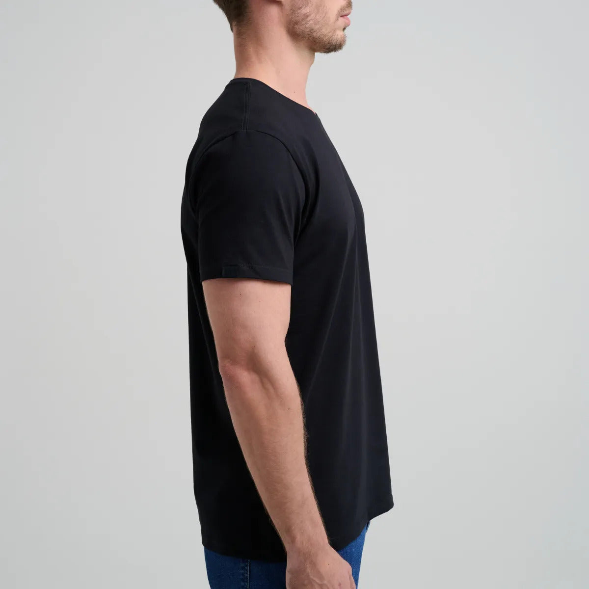 Camiseta Minimal Club Masculina Modelo Básica